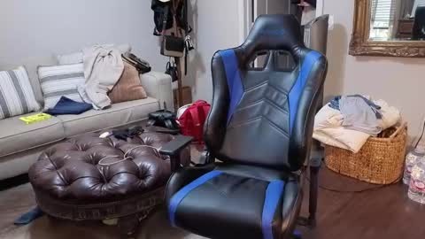 Snapshot of str8whiteboy21 chatting on September 20, 8:34 pm str8whiteboy21 online show from September 20, 8:34 pm