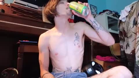 Snapshot of str8whiteboy21 chatting on October 3, 4:37 pm str8whiteboy21 online show from October 3, 4:37 pm