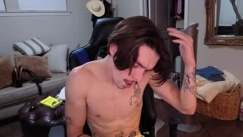 Snapshot of str8whiteboy21 chatting on September 18, 5:22 am str8whiteboy21 online show from September 18, 5:22 am