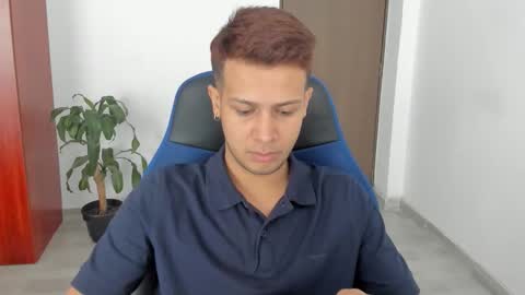 straight_boys_hornys online show from January 12, 7:43 pm