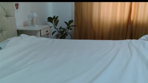 Vivian online show from November 12, 7:54 am