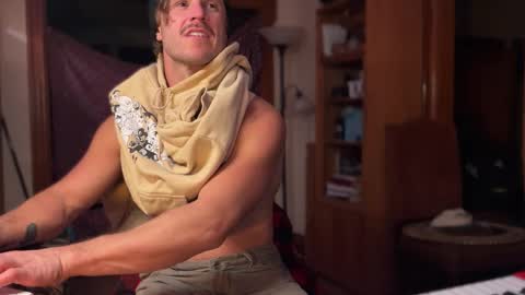 Cowboy Zuhly online show from November 8, 7:00 am