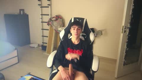 Ray online show from December 3, 3:02 pm