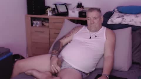 Snapshot of stranger1966 chatting on September 10, 9:38 pm Stranger online show from September 10, 9:38 pm