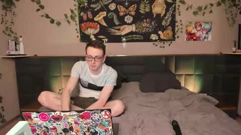 stranger_violet online show from November 30, 9:55 pm