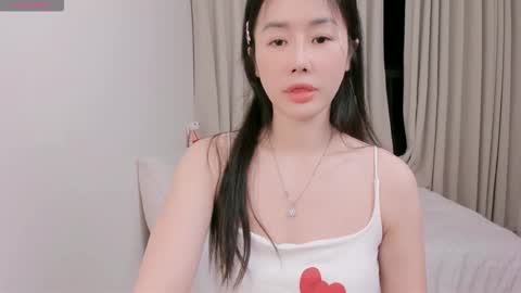 Snapshot of strawberry_loveee chatting on October 8, 3:18 pm strawberry_loveee online show from October 8, 3:18 pm