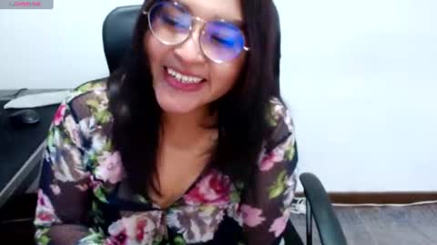 strawlux online show from July 16, 6:00 pm