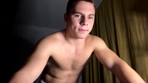 Snapshot of strong_baby chatting on October 21, 7:06 pm Strong Baby online show from October 21, 7:06 pm