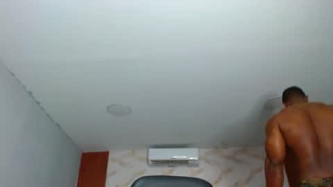 strong_george1 online show from February 23, 7:07 pm