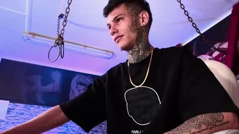 stuart_boy_ online show from September 26, 4:31 am