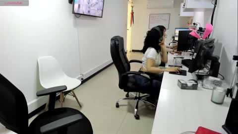 studcb_ online show from October 22, 3:46 pm