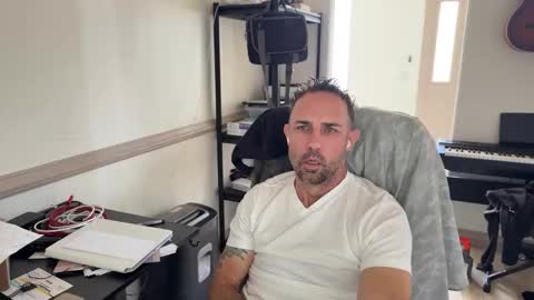 Simon online show from April 21, 4:03 pm