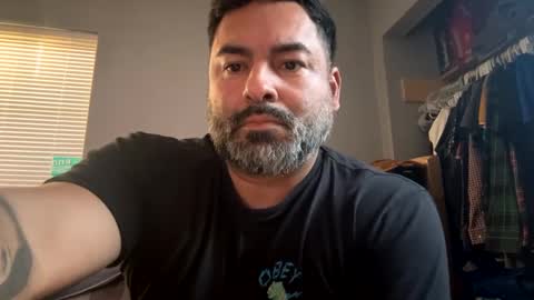 Snapshot of suavecito67 chatting on February 27, 12:57 am suavecito67 online show from February 27, 12:57 am