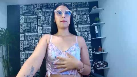 sub_scarlett_ online show from February 27, 1:48 pm