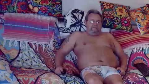 suenixon online show from January 7, 3:39 pm