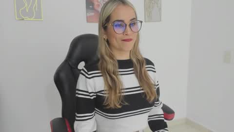 sugar_milff online show from October 25, 2:17 pm