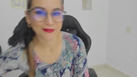 sugar_milff online show from January 8, 1:39 pm