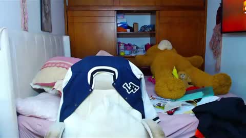 Cami   Back in 2 hours online show from February 20, 7:12 am