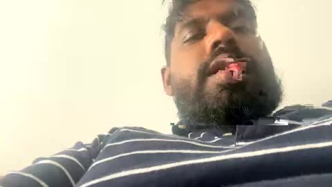 Let me be your knight that saves you online show from November 18, 5:05 pm