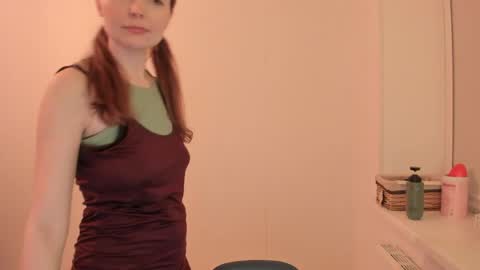 Summer Preston online show from March 28, 6:20 pm