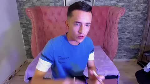 Summer And Erick online show from December 6, 8:01 pm