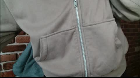 sun__shadow online show from April 3, 1:40 pm