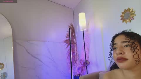 Snapshot of sunflower_aillyn chatting on October 16, 9:57 pm Aillyn Perez online show from October 16, 9:57 pm