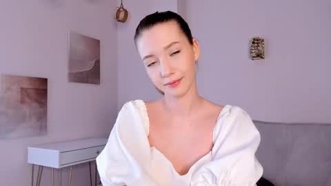 Lily online show from February 26, 10:49 am