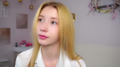 Lily online show from February 28, 2:54 pm