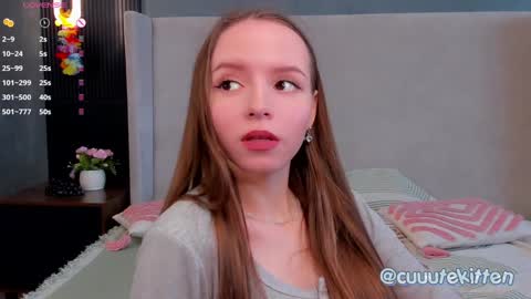 Snapshot of sunny_bambi chatting on October 4, 7:17 am Hello My name is Mary nice to meet you Telegram cuuutekitten online show from October 4, 7:17 am