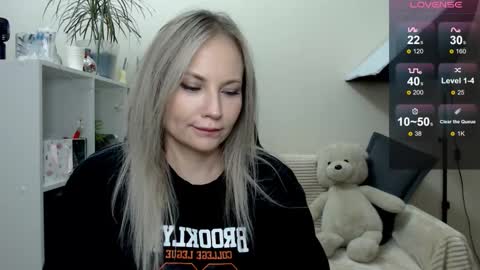 Naomi online show from December 1, 4:10 am