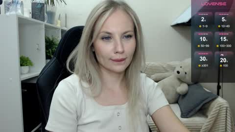 Naomi online show from October 24, 2:23 am