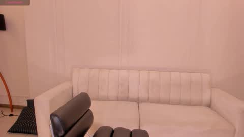 Sunny Rivers online show from November 10, 5:38 pm