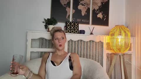 Ava online show from December 20, 1:14 am