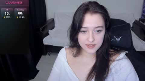 Snapshot of sunshine_j chatting on October 12, 8:32 pm sunshine_j online show from October 12, 8:32 pm