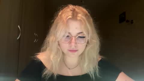 sunshinyflash online show from November 9, 6:21 pm