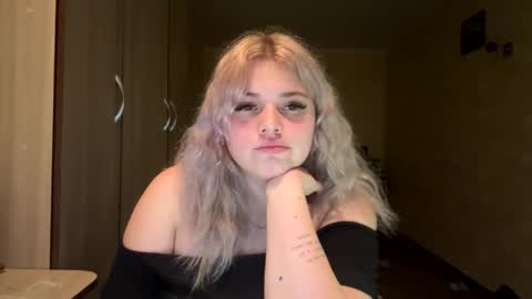 sunshinyflash online show from November 29, 6:15 pm