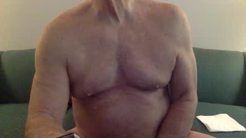 suntrdr077 online show from April 19, 4:08 pm