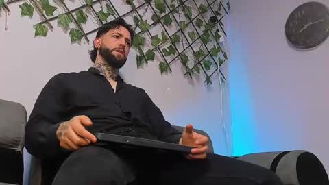 supreme_alpha_ online show from January 12, 4:41 am