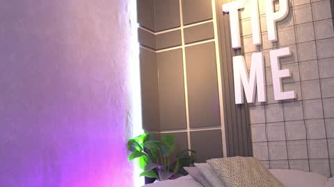 susan_wall online show from April 23, 1:35 pm