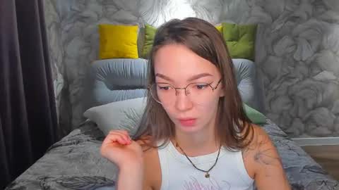 susannjohnson online show from June 19, 12:38 am