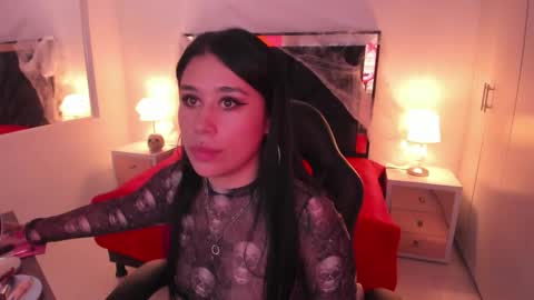 susanvilla online show from October 23, 7:37 pm