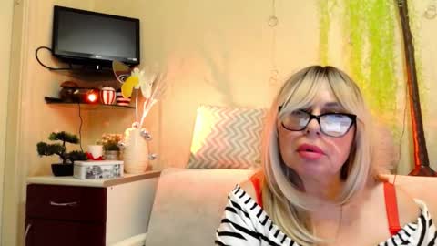 SusiexNoreen online show from March 12, 8:07 am