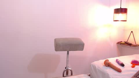 Sussana online show from February 25, 1:36 pm