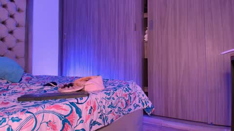 Andrea online show from January 8, 1:00 am