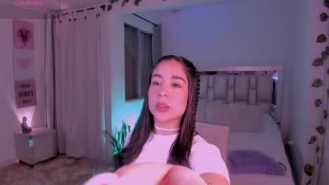 sussy_bell_ online show from April 24, 4:25 am