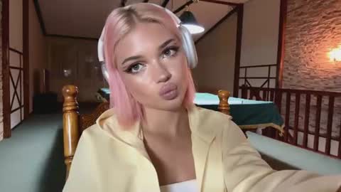 Stacy online show from August 9, 8:46 pm