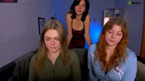 Snapshot of suzi_love chatting on October 16, 8:07 pm suzi_love online show from October 16, 8:07 pm