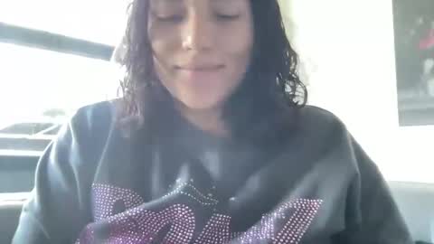 Suzy online show from November 25, 9:57 pm