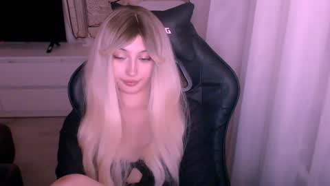 Kate online show from December 17, 1:51 pm